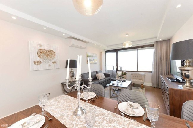 Foto del edificio - 29600 Island View Dr