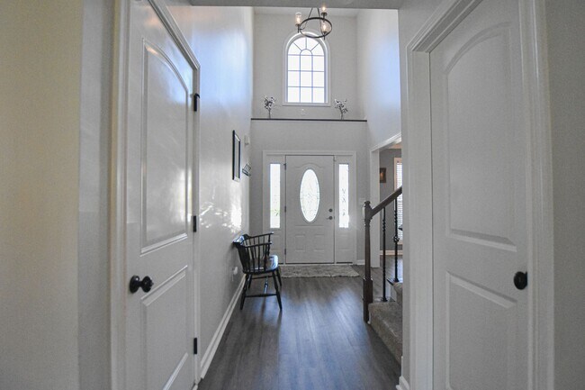 Foto del edificio - Pet Friendly Three Bedroom with Bonus!