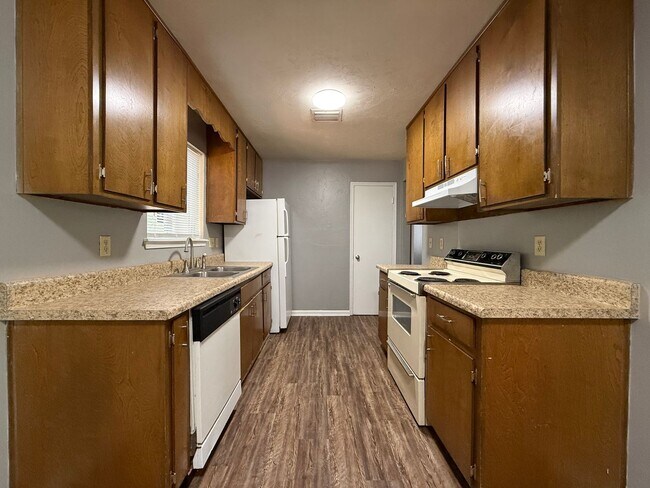 Foto del edificio - Downstairs unit of Mahan. Close to TMH.