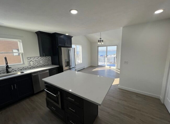 Foto del edificio - 909 W Front St