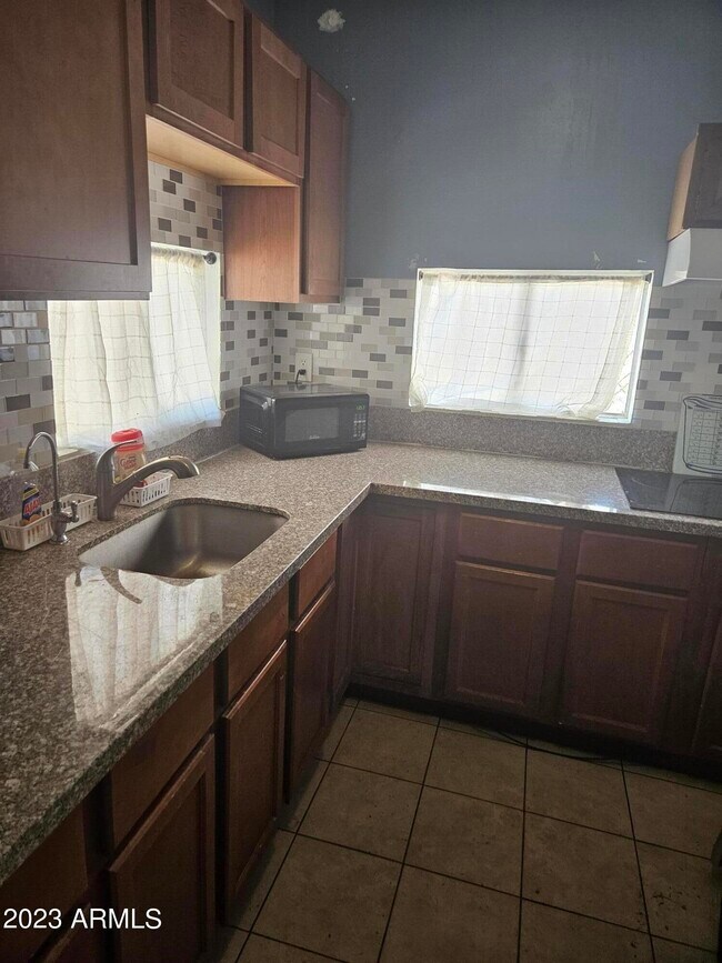 Foto del edificio - 610 N 9th St