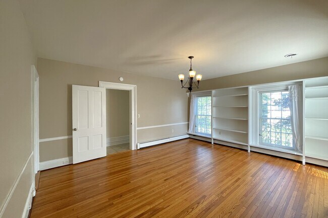 Sala de estar - 609 W Water St