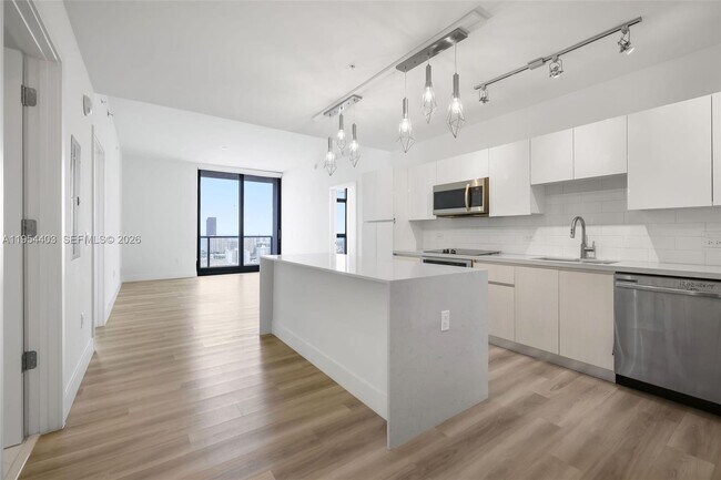 Foto del edificio - 101 Diplomat Pkwy