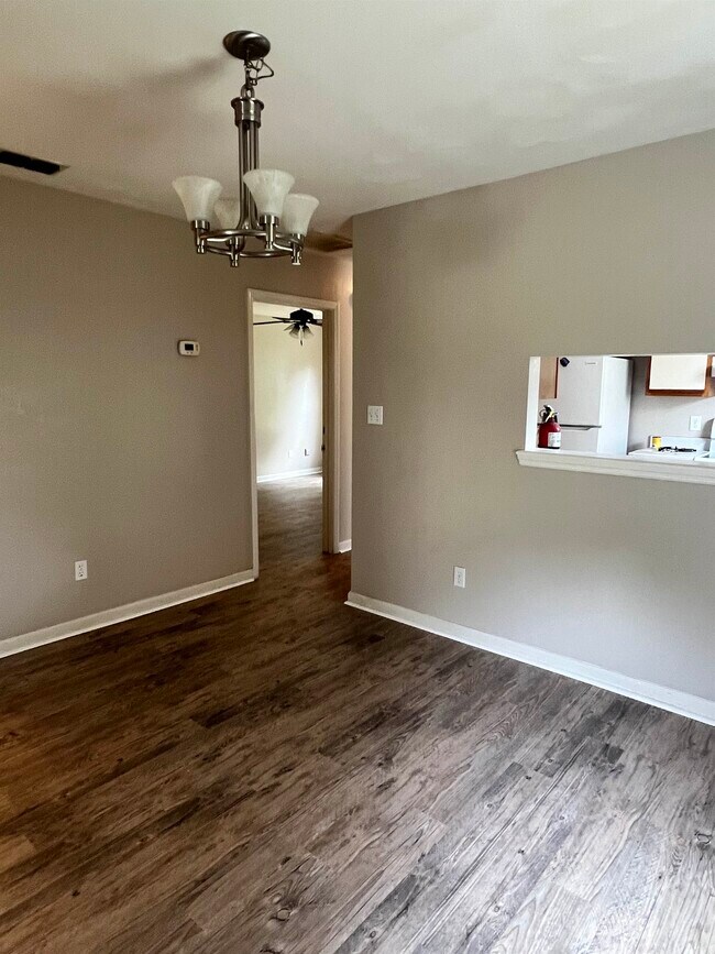 Foto del edificio - 4108 Mission Trace Blvd