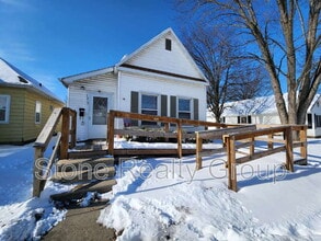 Building Photo - 1217 S 17th St