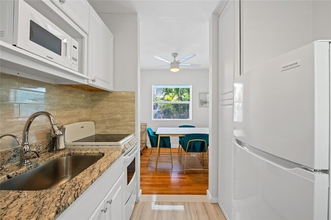 Building Photo - 3015 Seville St