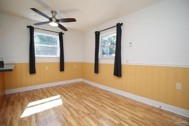 Foto del edificio - 2435 E Johnson Ave