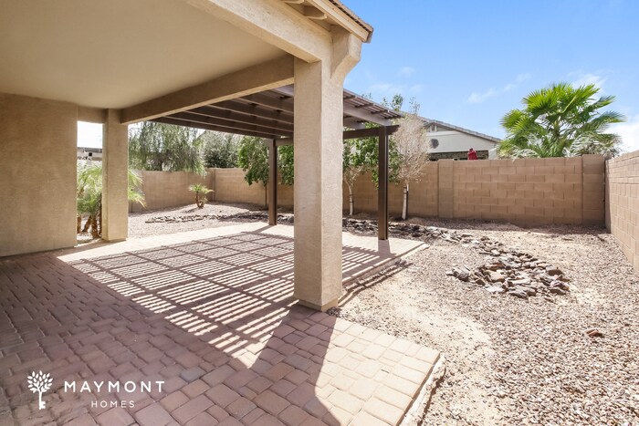 Foto del edificio - 41331 W Jenna Ln