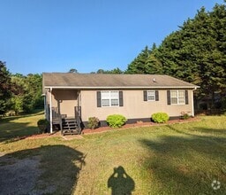 Building Photo - 161 Robertson Loop Rd