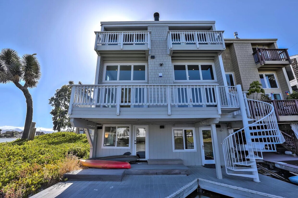 Foto principal - 686 Port Dr