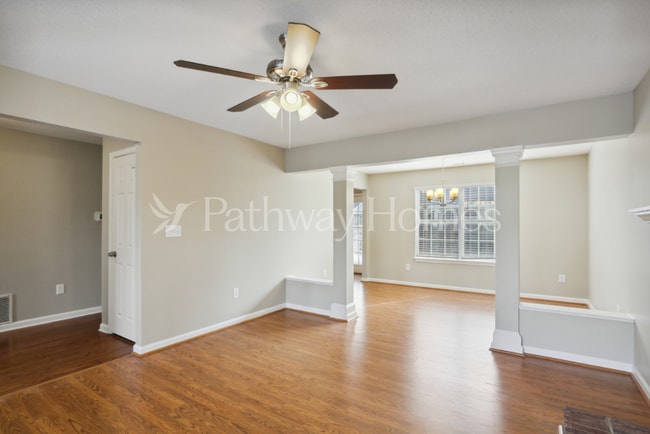 Building Photo - 205 Summer Mist Ct
