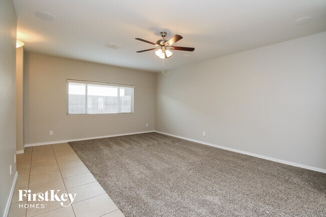 Foto del edificio - 900 Leadwood Ave