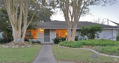 Building Photo - 3313 Westridge St