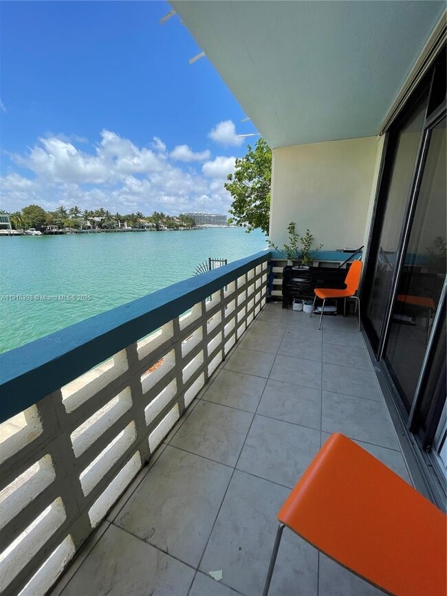 Foto del edificio - 6484 Indian Creek Dr