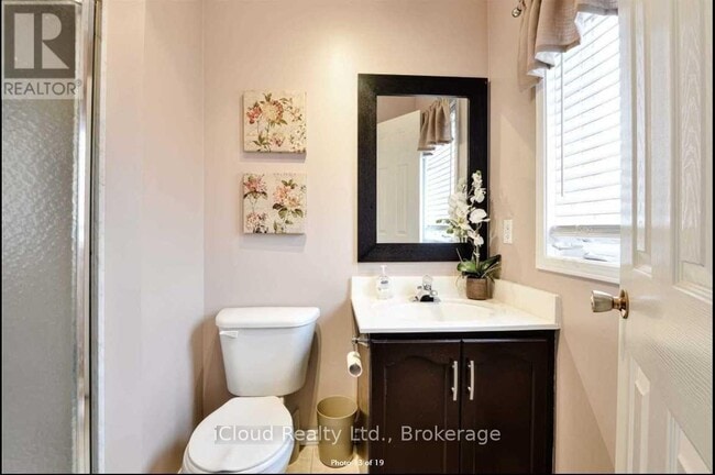 Photo du bâtiment - 33 Fenflower Ct