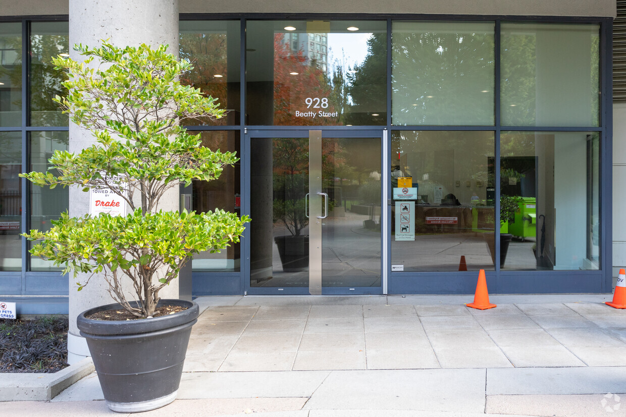 Residential Entrance - The Max