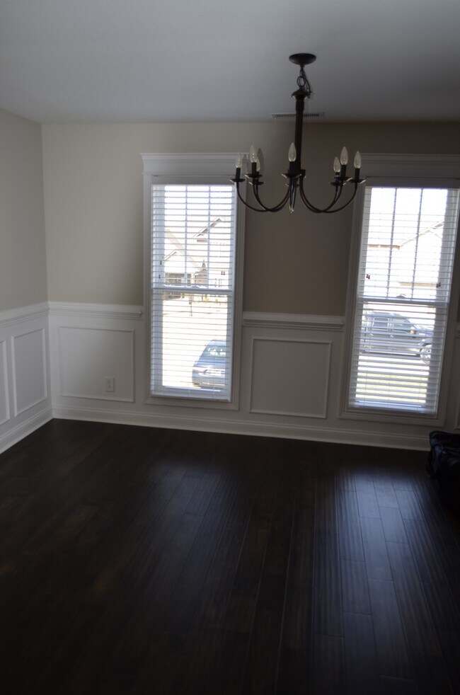 Building Photo - 1062 Harrison Way