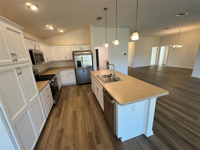 Foto del edificio - 7267 Cornwall Wy