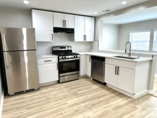 Building Photo - 266 St Helena Ave