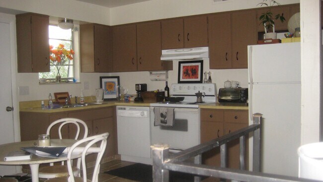 Foto del edificio - 323 N Columbine St