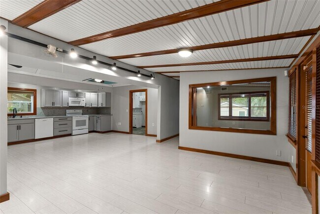 Building Photo - 10519 Bridgewood Dr