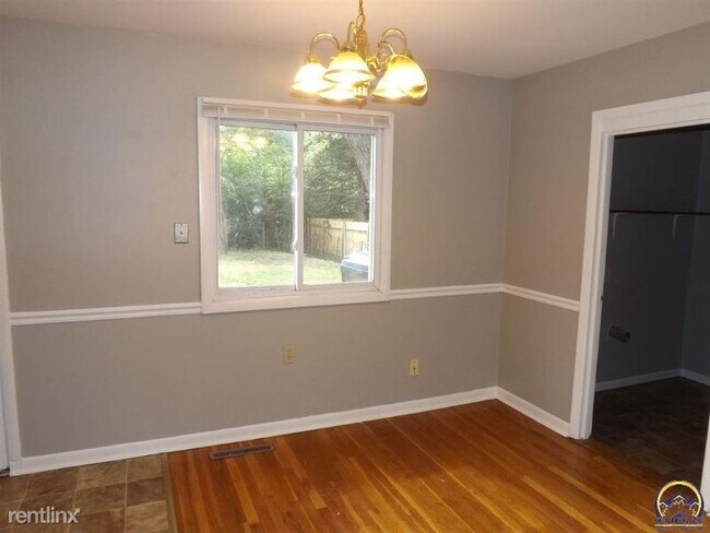 Building Photo - 3 br, 1 bath House - 1711 SE Lott St