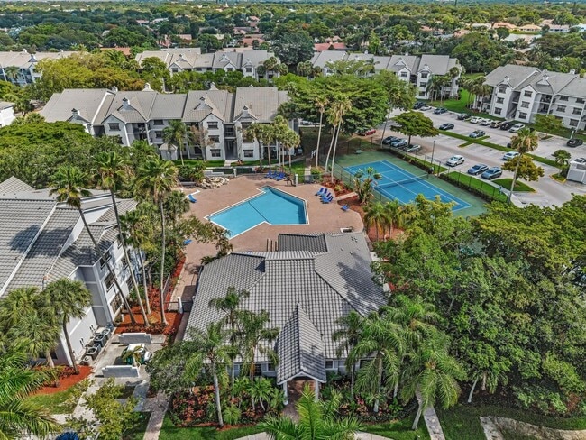 Building Photo - Beautiful 3 bedroom 2 bath condo in Coral Springs
