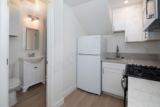 Foto del edificio - Remodeled Ocean Beach 1 Bedroom on Del Mar Ave ~ ALL UTILITIES INCLUDED!