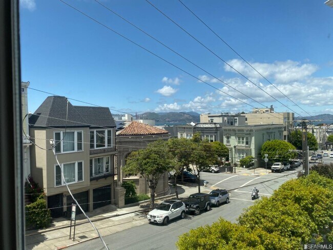 Building Photo - 2634 Octavia St