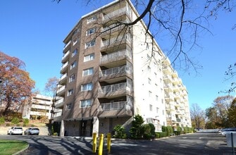 Building Photo - 3900 Park Ave