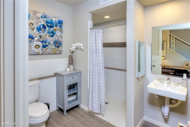 Foto del edificio - 3 br, 3 bath House - 621 W 17th St