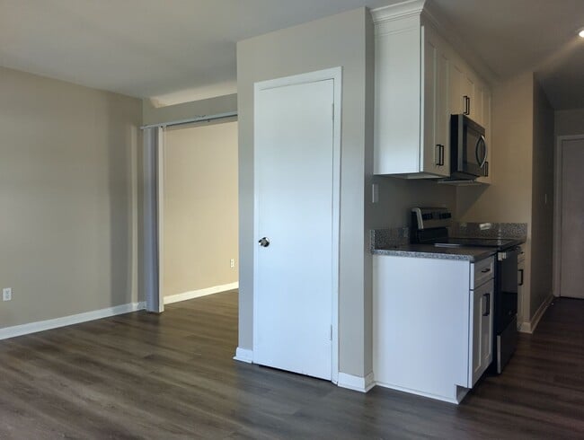 Foto del edificio - 7580 Bellehaven Dr