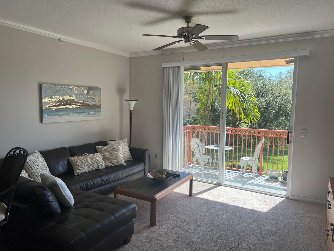 Foto principal - 2036 Alta Meadows Ln
