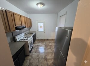 Building Photo - 18 N Georgia Ave