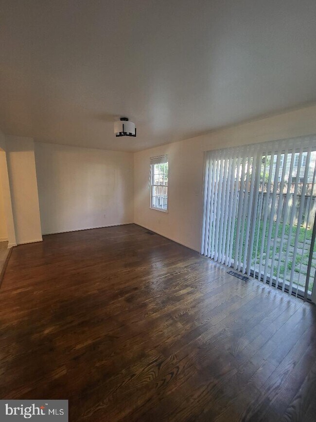 Building Photo - 4911 McFarland Dr