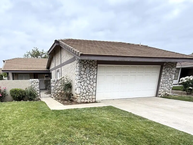 Foto principal - 25906 Adolfo Ct