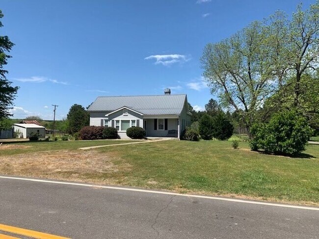 Foto del edificio - 3 Bedroom Farmhouse in Edgemoor, SC!!
