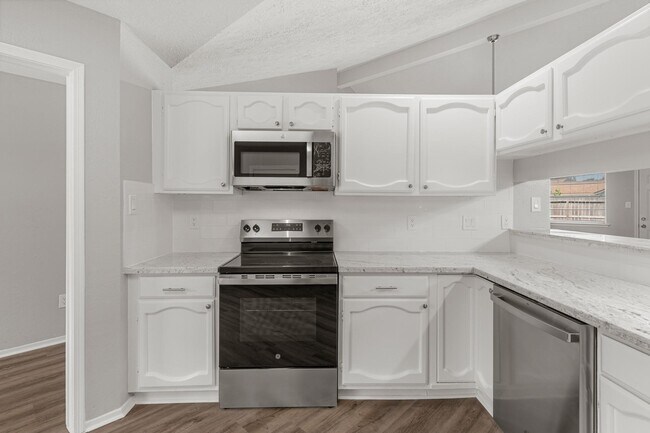 Building Photo - 17551 Compass Rose Cir