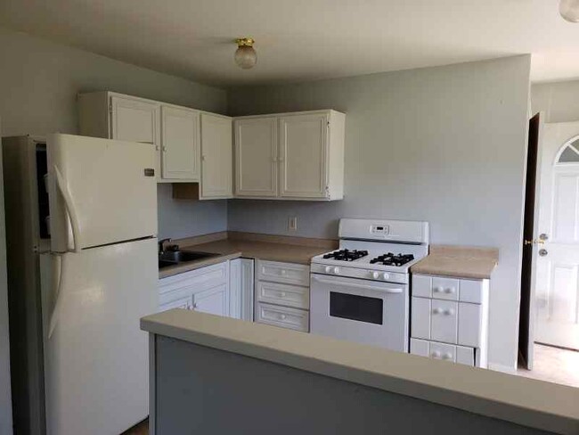 Kitchen - 20 Parker Drive