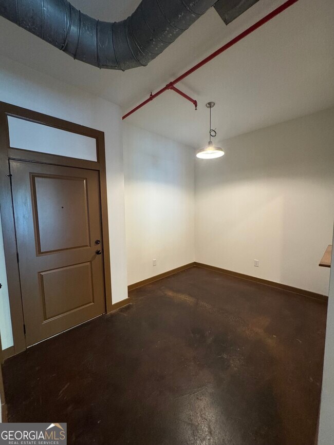 Building Photo - 250 Martha Dr