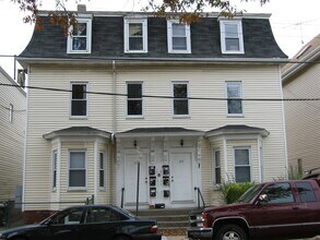 Building Photo - 357 Windsor St