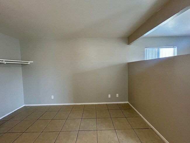 Building Photo - 136 Judy Ln