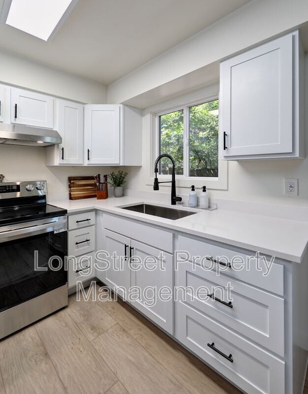 Photo - 11380 SW Greenburg Rd House