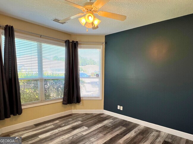 Foto del edificio - 252 Laurel Landing Blvd