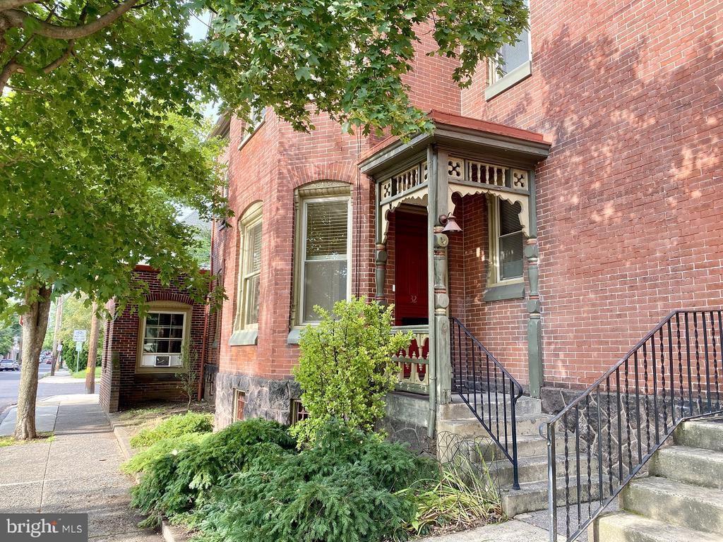 Primary Photo - 344 King St