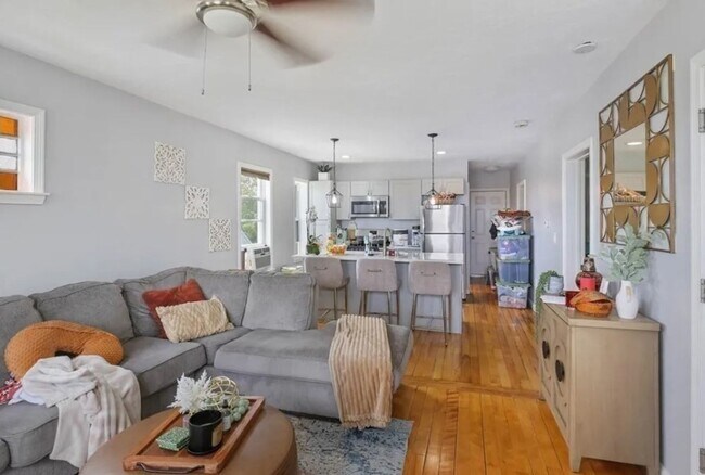 Building Photo - 30 Hemans St