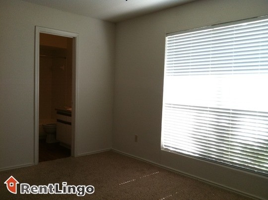 Building Photo - 8787 Woodway Dr