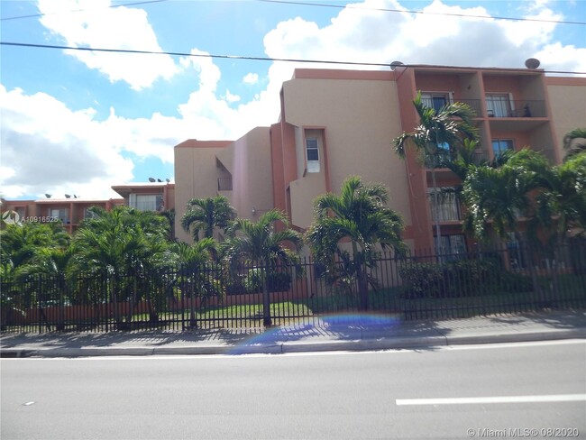 Foto del edificio - 6780 W 2nd Ct