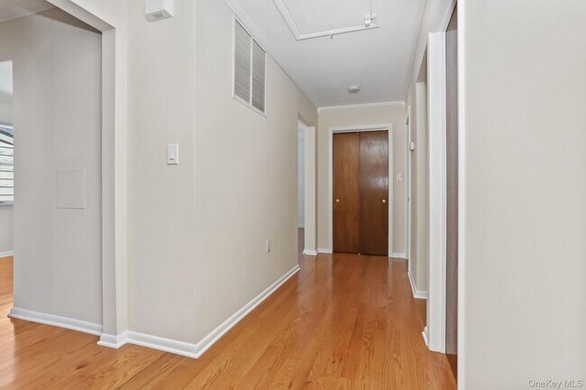 Foto del edificio - 160 Lakeview Ave