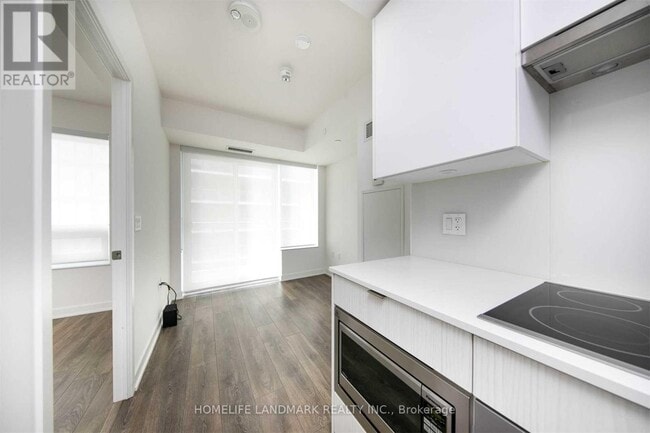 Photo du bâtiment - 99-999 Broadway Ave